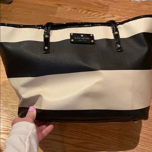 Kate Spade ♠️ over the shoulder bucket bag